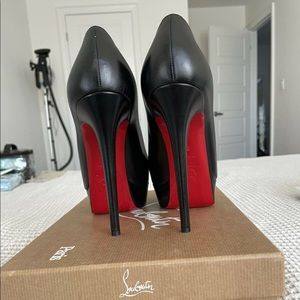 Christian Louboutin Bianca’s size 8.5